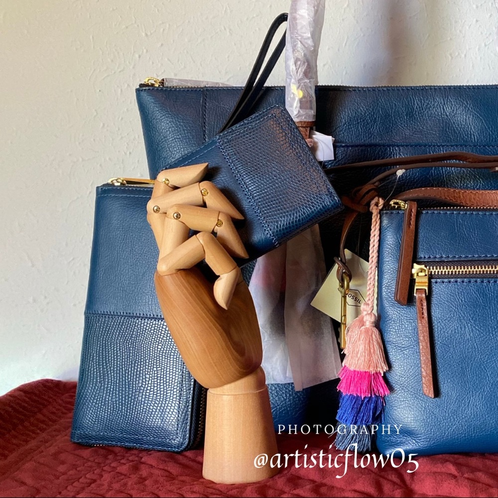 NEW! Fossil Leather 4 Piece Matching Twilight Set! - Picture 2 of 14